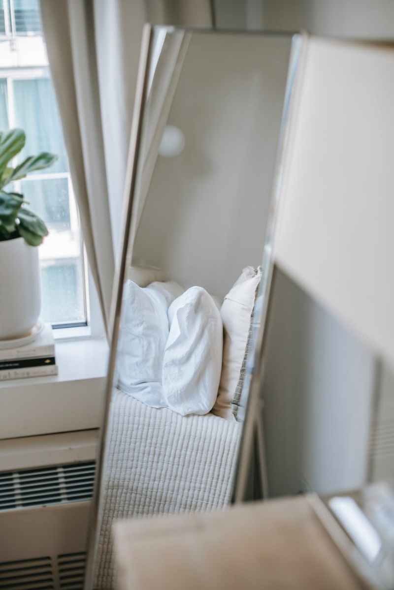 How to Brighten a Room Using Mirrors – The Peak Dream